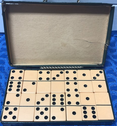 Vintage Bakelite DOMINOES Domino Set of 28 In Box Tested .