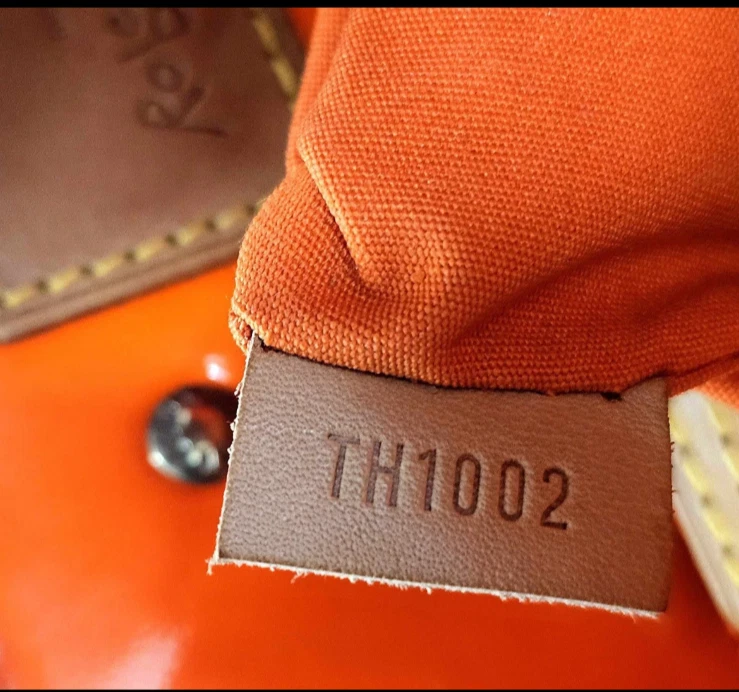 LOUIS VUITTON HANDBAG LEAD PM FLUO ROBERT WILSON M91088 VERNIS ORANGE TOTE - Image 3 of 4