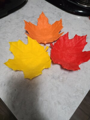Maple leaf shaped candy dish - Assorted Colors