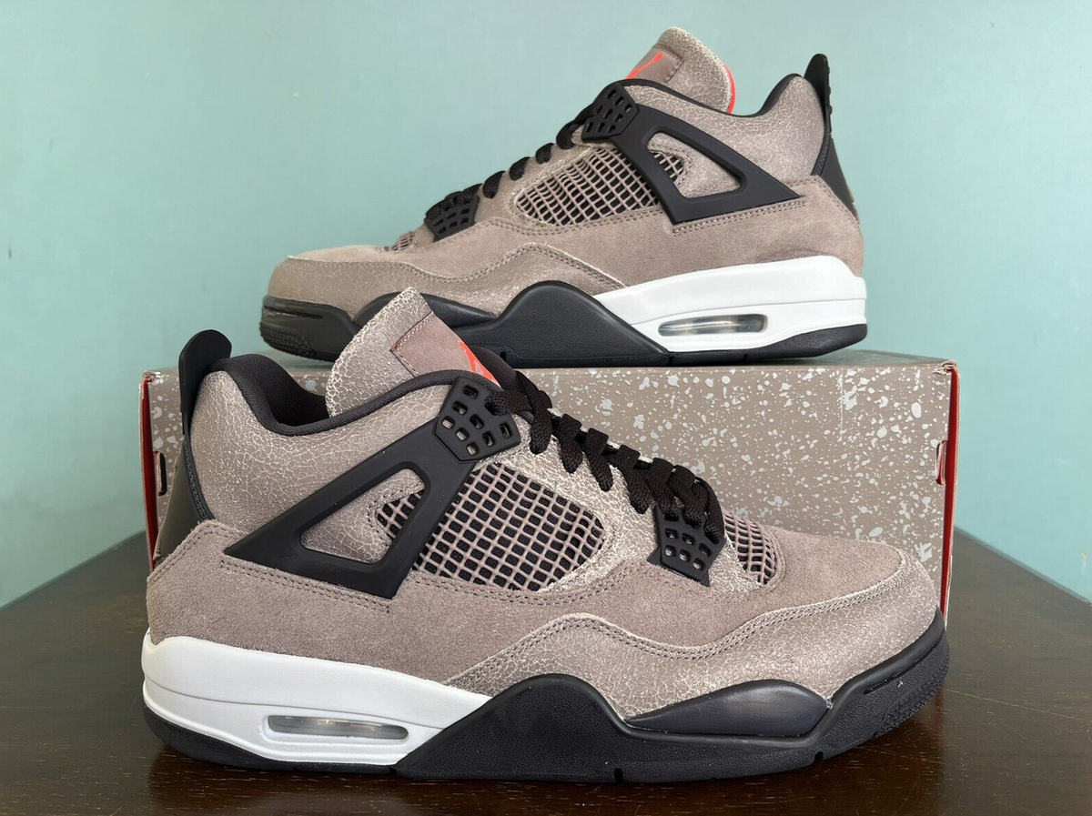 Nike Air Jordan 4 Retro 