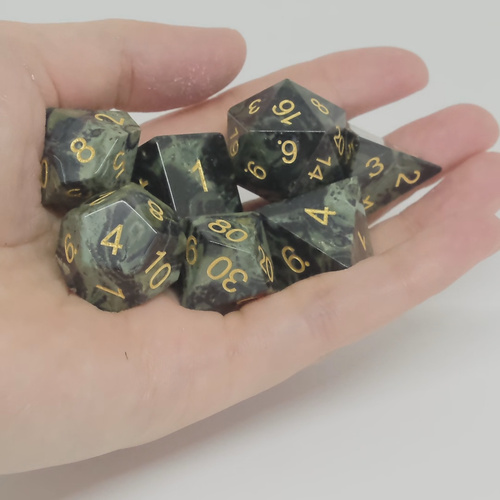 Juego de 7 dados de piedras preciosas de jaspe Kambaba natural DND, RPG, juego de mesa regalo - Vídeo 1 de 1