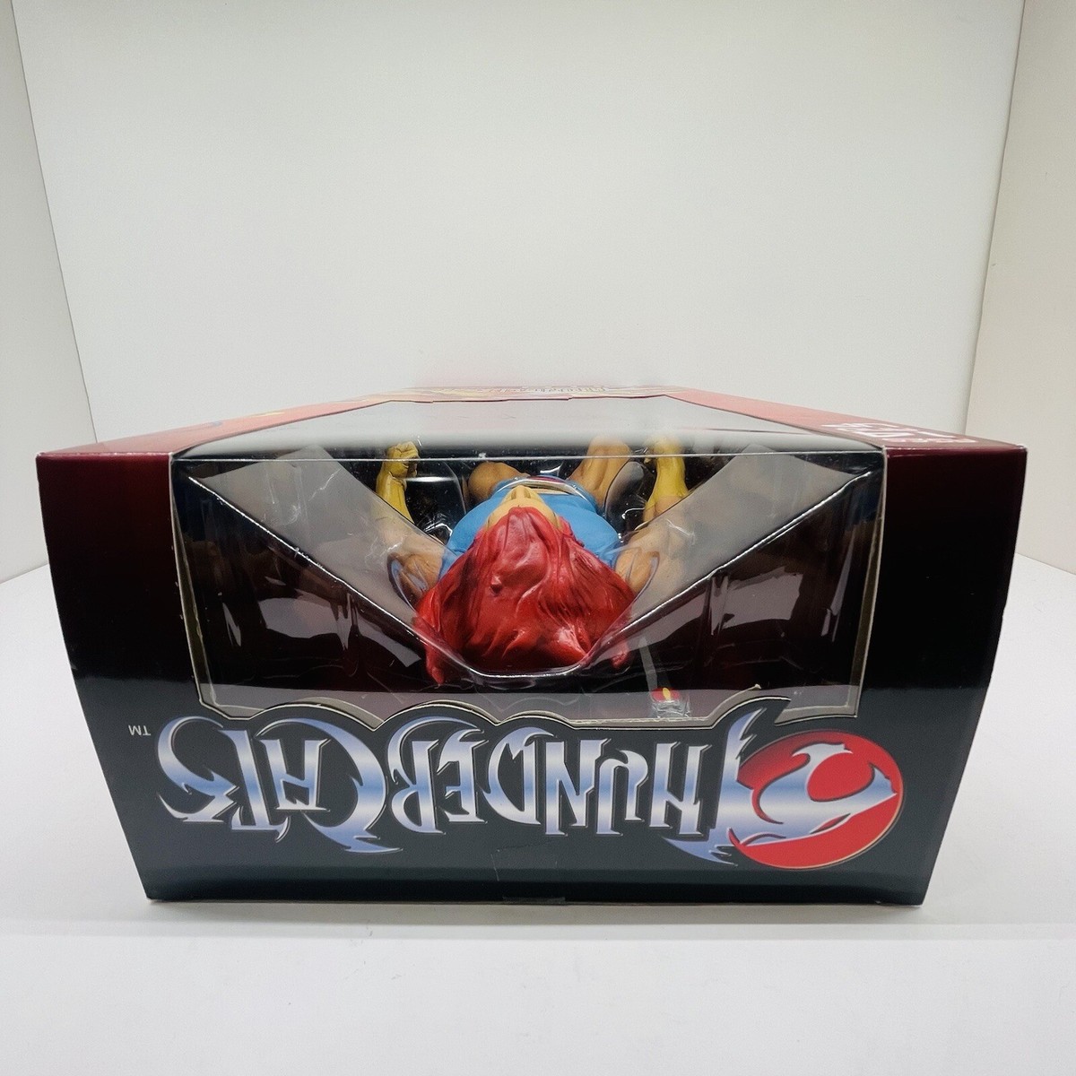 2011 Mezco Thundercats Classic LION-O MEGA SCALE 14 inch 2011 Mezco Thundercats Classic LION-O MEGA SCALE 14 inch