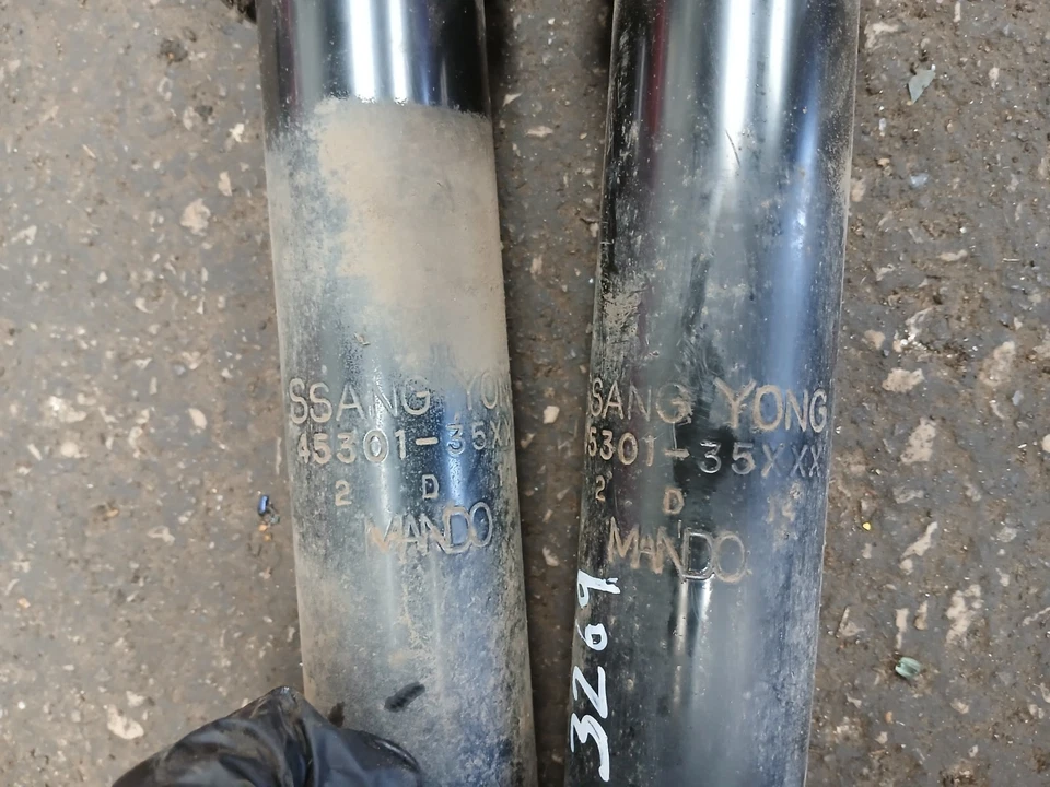 SSANGYONG TIVOLI 2022 FACELIFT 1.5 GASOLINA AMORTIGUADOR TRASERO PAR X2 ~ Foto 2 de 2