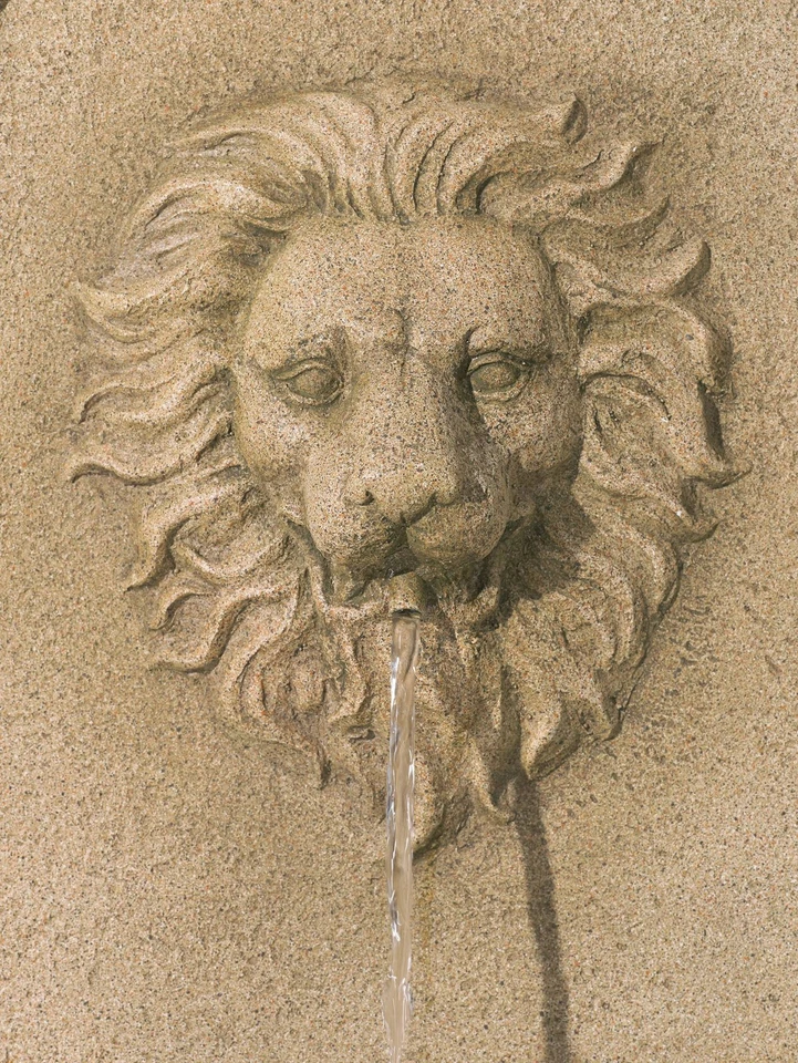 Fuente de Agua Romana Exterior Pared con Luz LED 58" Cabeza de León Patio Jardín Foto 3 de 4