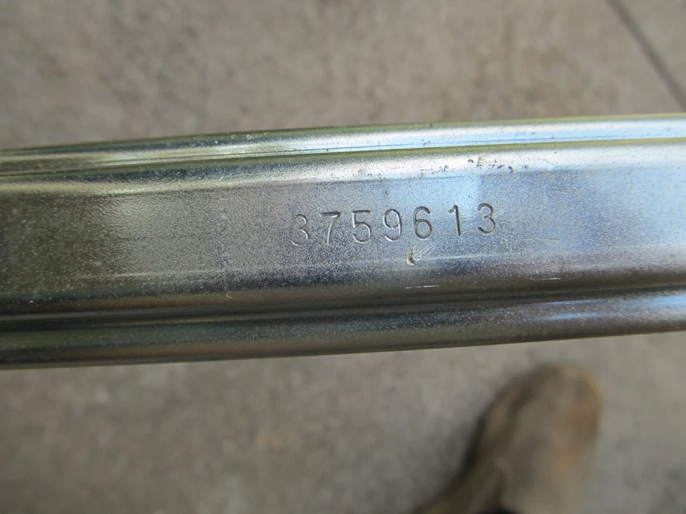 Plymouth Barracuda Cuda 1970-72 Driver ventana delantera pista carrocería eléctrica izquierda 3759613 Foto 4 de 4