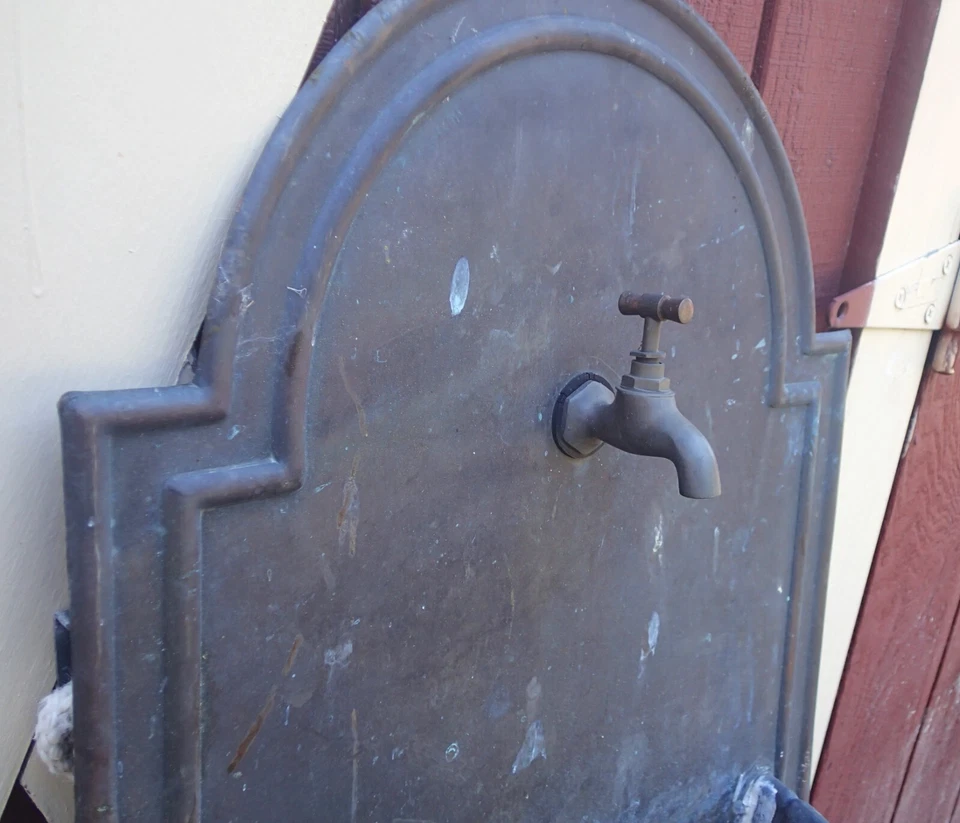 ANTIGUO HOGAR ARTE DE PARED JARDÍN FUENTE DE AGUA LAVABO FREGADERO GRIFO COBRE LATÓN METAL Foto 4 de 4