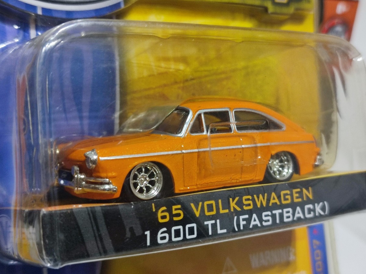 Jada 1/64 V-dubs Volkswagen 1600 Fastback Orange Classic Car