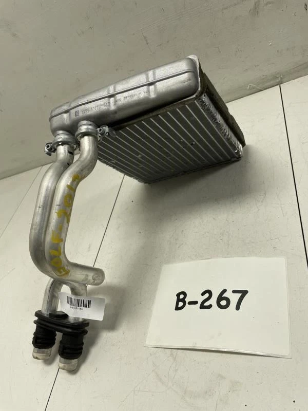 Volkswagen Golf 2012 núcleo térmico con tubo de salida de manguera OEM+ Foto 3 de 4