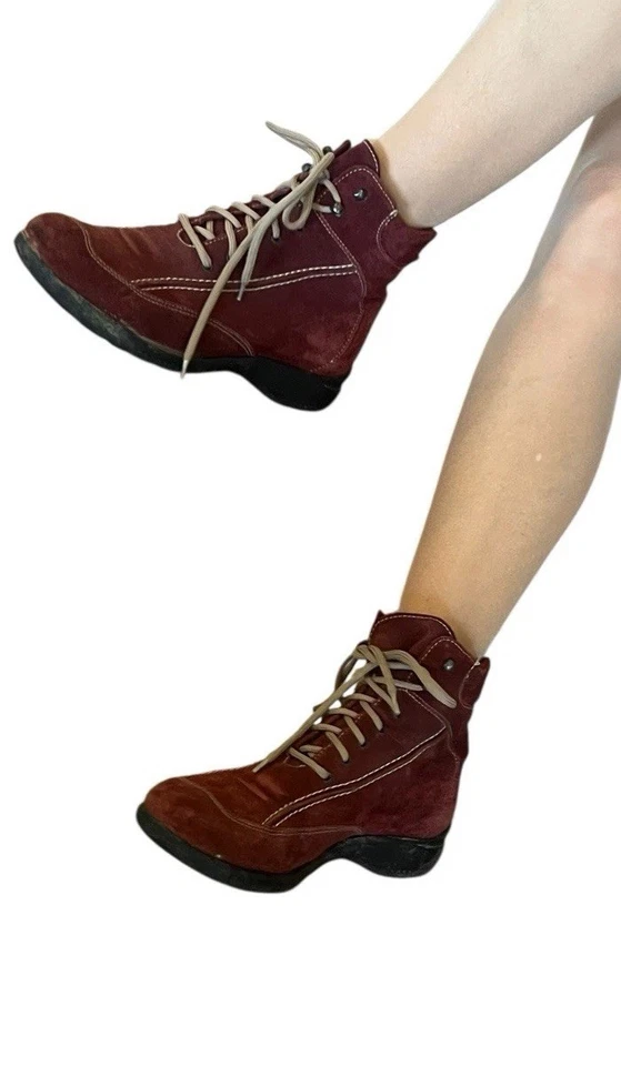 Botas para mujer La Canadienne ROJAS de gamuza con cordones forradas de piel impermeables talla 8 Foto 2 de 4
