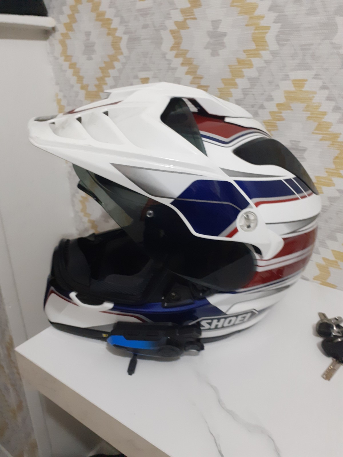 Picture 1 of 9