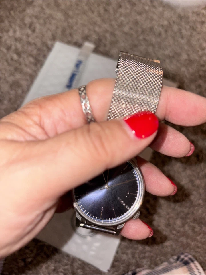 NOVO Relógio Masculino KOMONO Winston Tom Prata, Pulseira de Malha de Aço, Mostrador Azul, 42mm - Imagem 4 de 4