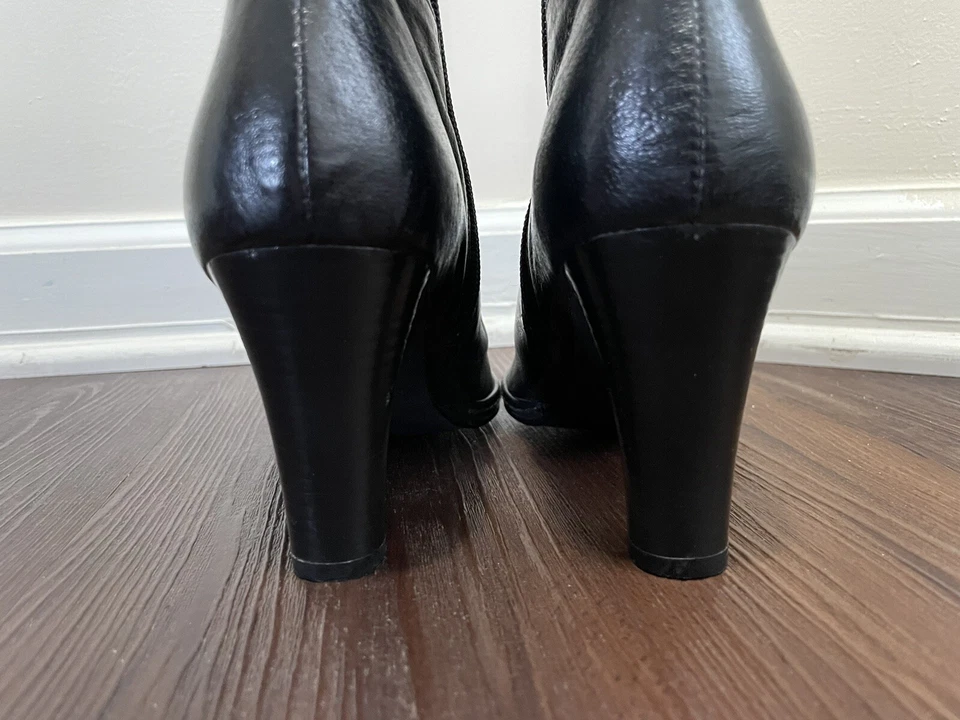 Botas Newport News para mujer de cuero negro hasta la rodilla talla 7 Foto 4 de 4