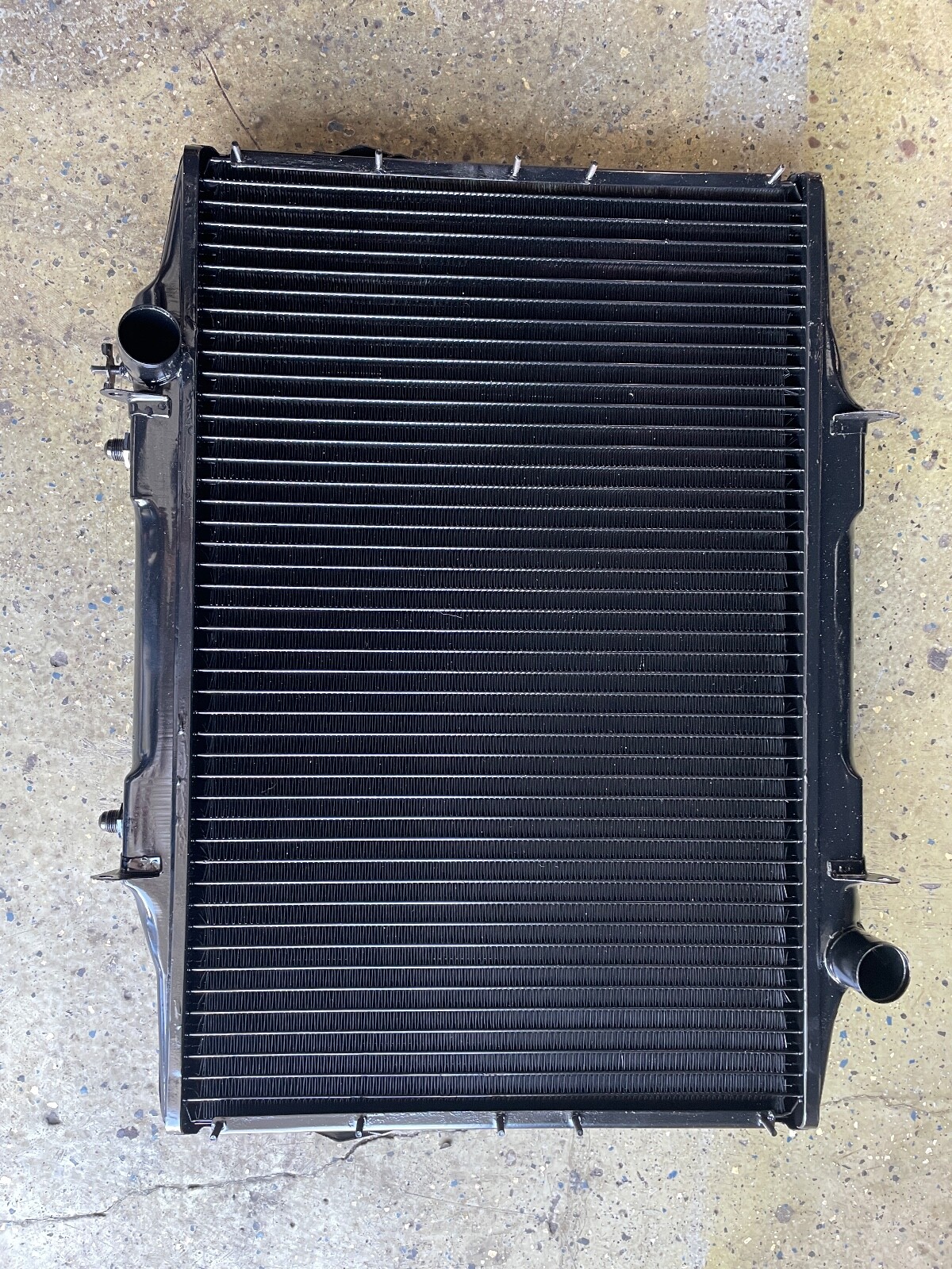 ROLLS ROYCE SILVER SHADOW NEW OEM RECORED RADIATOR FR0M 1973 TO 1980