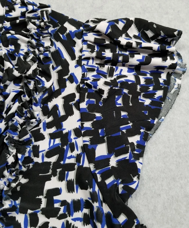 Heart Soul Top 女式 3X Plus 黑色蓝色白色几何抽象短袖 — 第 3/4 张图片