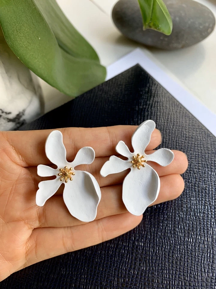 Pendientes grandes flores blancas boho metal florales regalo para ella Foto 3 de 4
