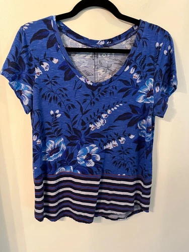 Ann Taylor LOFT Women Short Sleeve Blue Floral Stripe Design Teeshirt Top Size M