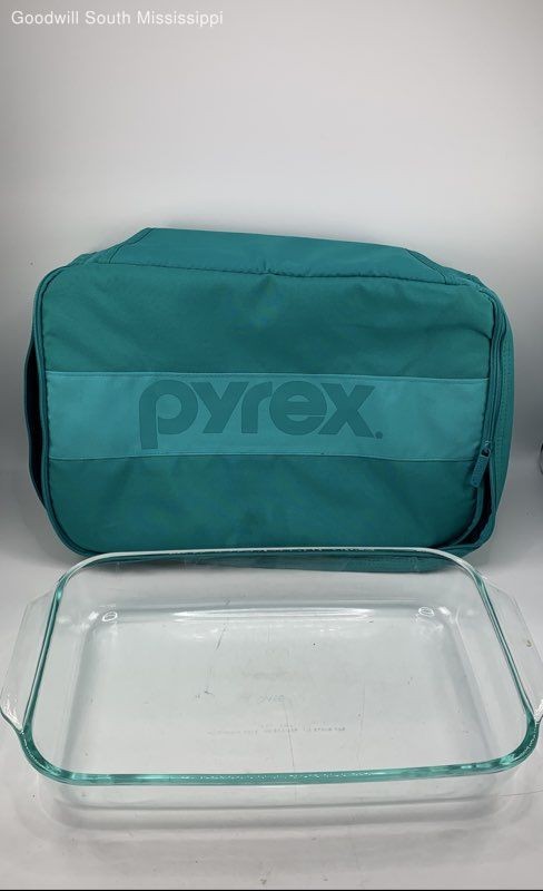 Pyrex Casserole Dish W/ Zip Up Case