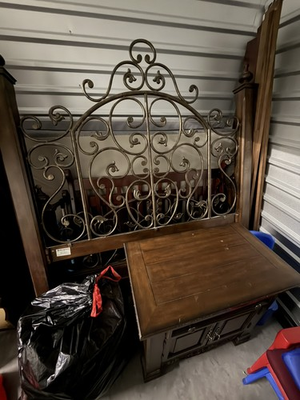 #ad Traditional Queen Bed and Nightstand $599.00