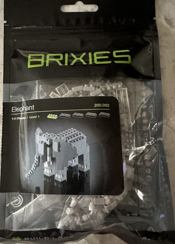Brixies build Elephant 111 pieces like little legos