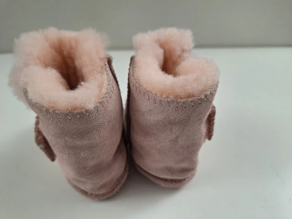 UGG Bebé Infante Talla 2/3 Rosa ERIN Gamuza Piel de Oveja Botas Botines Foto 4 de 4