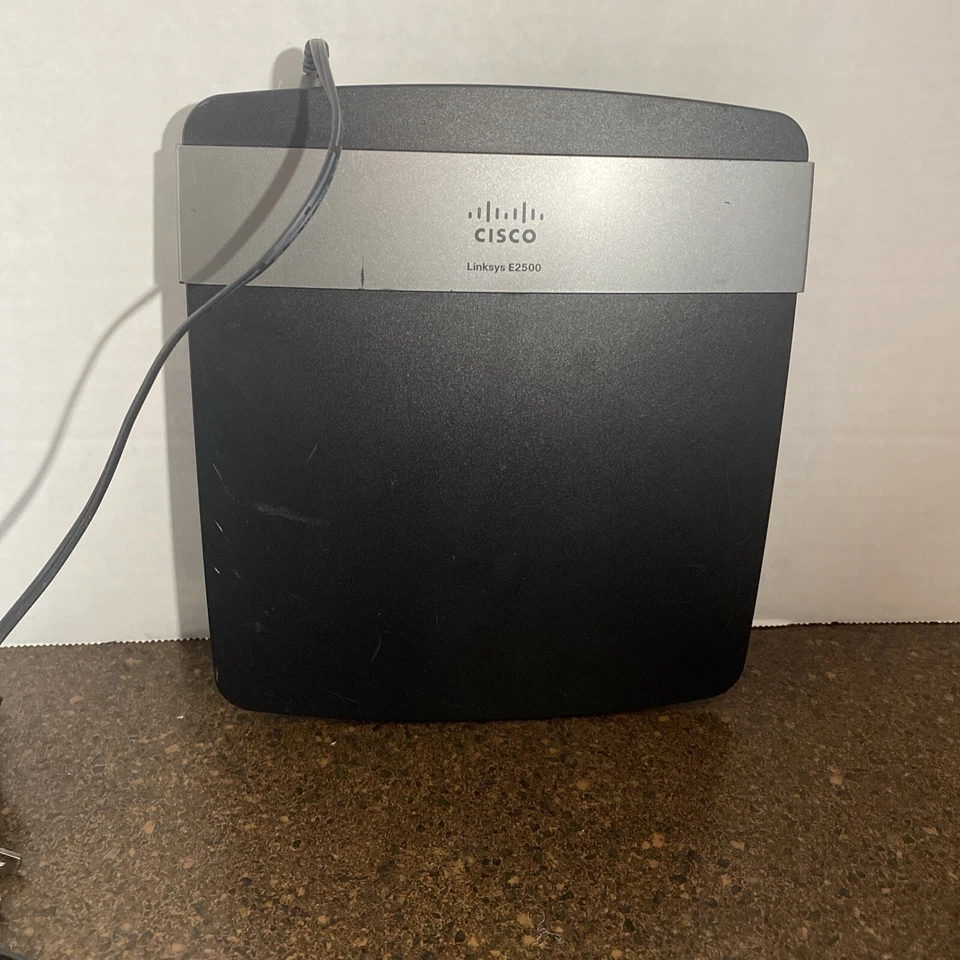 Cisco Linksys E2500 4 Port Dual Band Wireless-N Wifi Router - Image 2 of 4