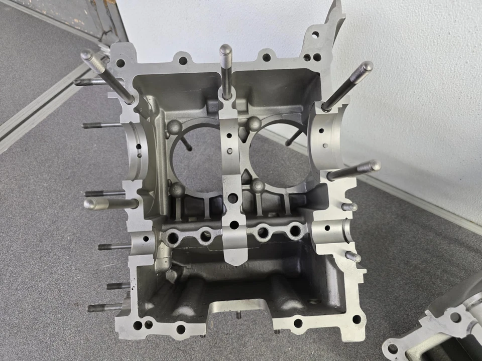 MUY BONITO ORIGINAL 1958 PORSCHE 356A 2 PIEZAS 1600N CAJA MOTOR NÚMEROS COINCIDENTES Foto 2 de 4