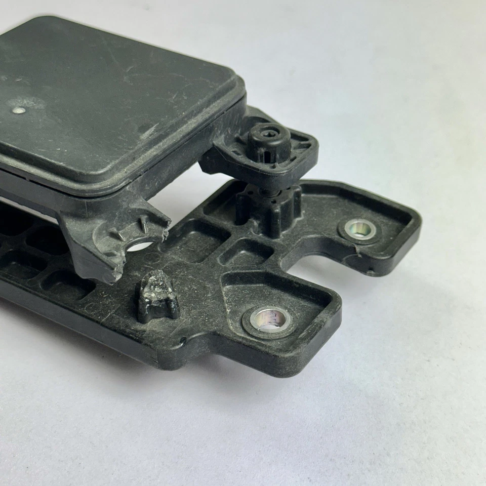 Sensor de radar de crucero adaptativo OEM | 2021-2023 Hyundai Elantra #99110-AA000 Foto 3 de 4