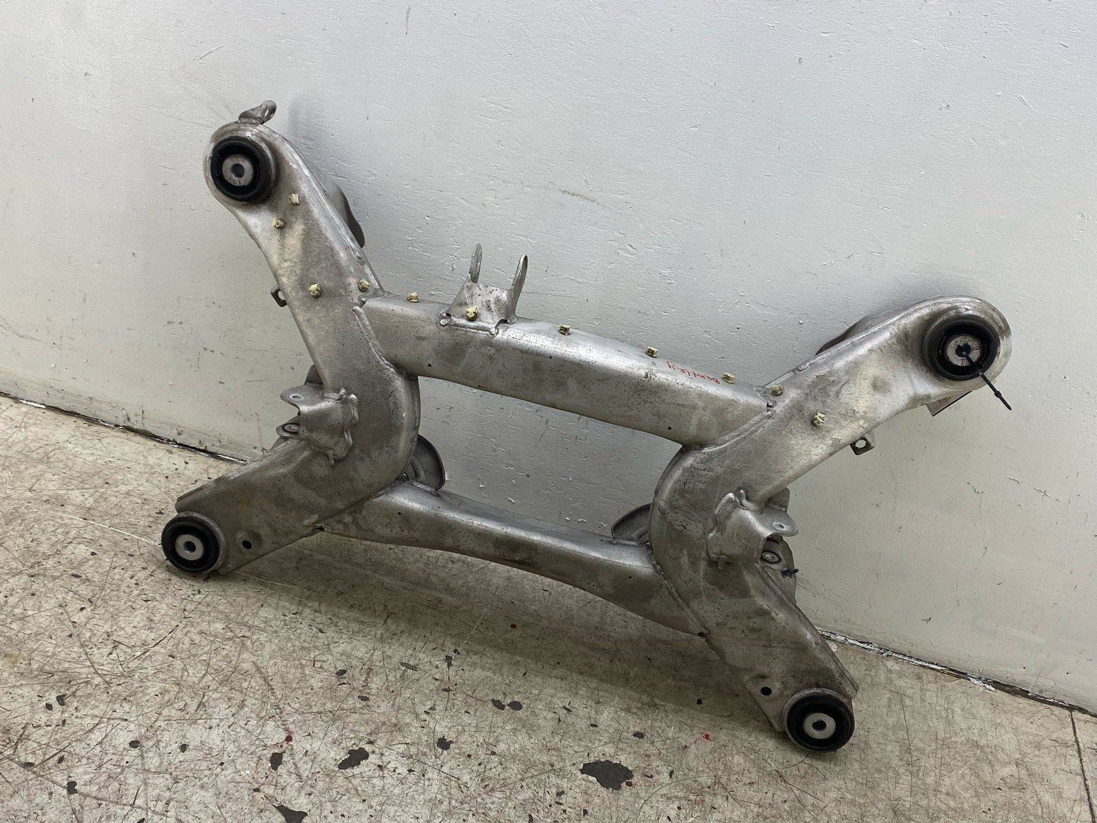 2014-2019 BENTLEY FLYING SPUR 4.0L V-8 REAR ENGINE CROSSMEMBER 4W0505235