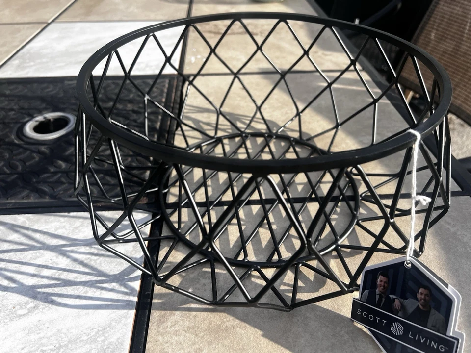 Scott Living Catalyst Centerpiece Fruit Basket, 13-Inch, Antique Black Foto 3 de 4