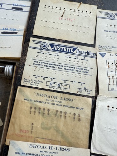 Kiste mit diversen Uhrenteilen Vintage verschiedene Zeiger (G02) - Bild 12 von 13