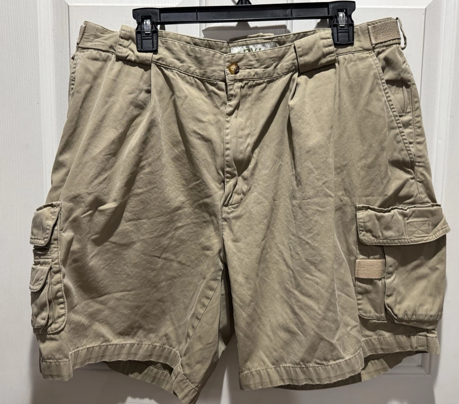 Orvis Men's 38 Vintage Twelve Pocket Cotton Cargo Shorts Beige Fishing Hiking