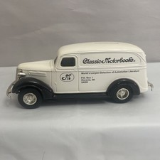 Chevy 1938 Panel Truck Classic Motorbooks Chevrolet Ertl 1:25 Scale Die Cast