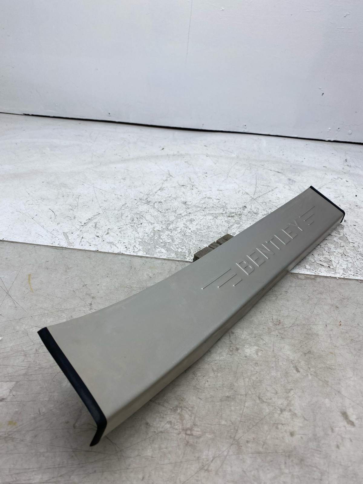 Bentley Flying Spur 2013-2018 REAR+RIGHT Scuff plate