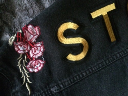 Stone Roses Embroidered Patch Vintage Faded Black Denim Jacket I Wanna Be Adored - Picture 7 of 12