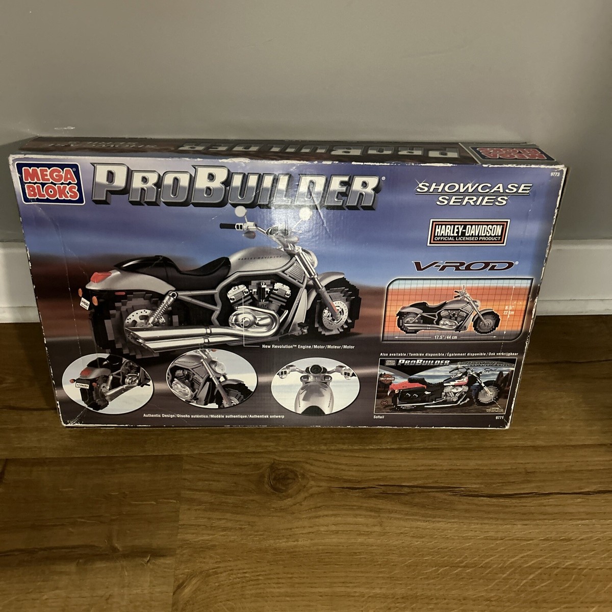 NEW MEGA BLOKS Pro Builder Harley Davidson V-Rod 9773 Motorcycle