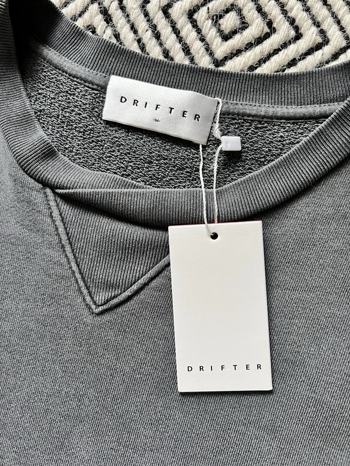 ✅ Sudadera DRIFTER pigmento carbón vintage estilo atlético Russell Foto 2 de 4