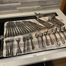 Wm A Rogers ~ ONEIDA LTD ~ Mansfield Deluxe Stainless Flatware Lot of 136 pieces
