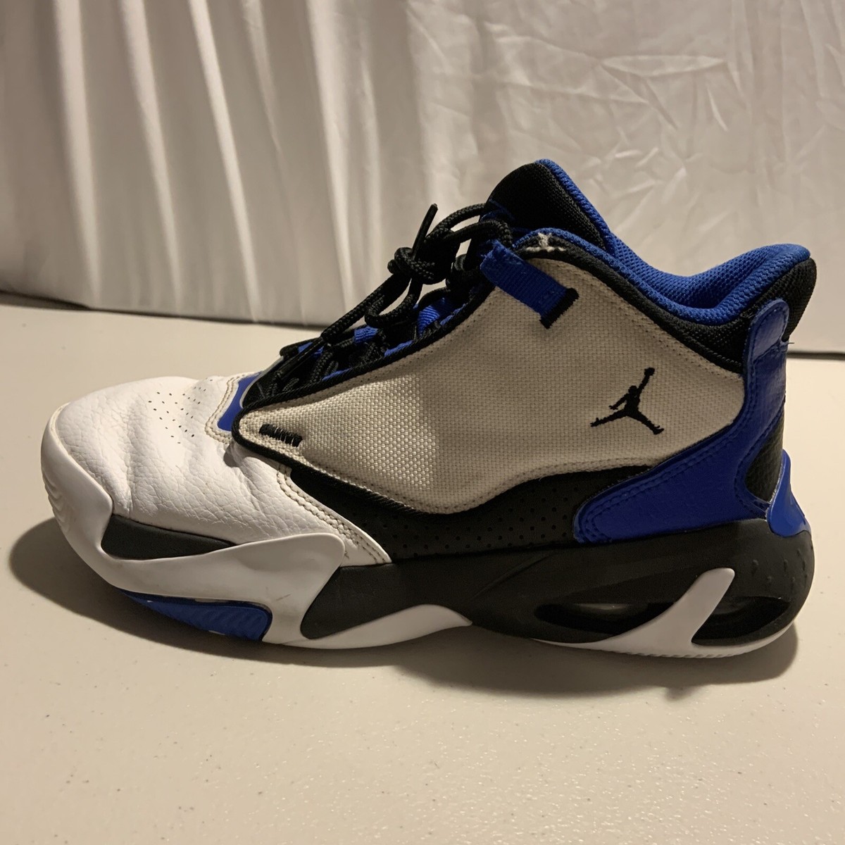 JORDAN MAX AURA 4 ブルー Nike Air Jordan Max Aura 4 White University Blue DN3687-100