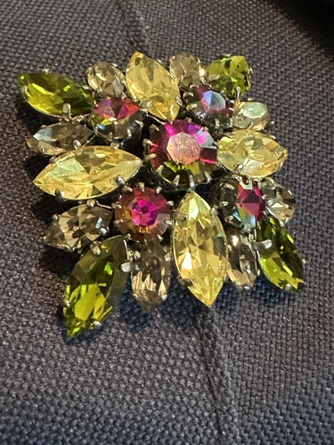 VTG 1 1/2” Pink, Gold &Gray Square Rhinestone PIN/Brooch-COSTUME JEWELRY