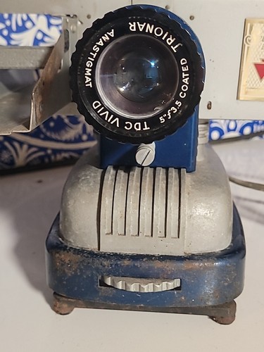 Vntg Slide Projector W/ Screen, TDC VIVID Mainlander 300 & Radiant Leader See.. - Picture 5 of 21