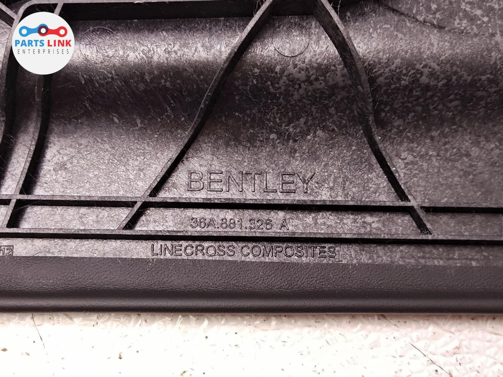2016-20 BENTLEY BENTAYGA FRONT RIGHT SEAT TRIM SIDE COVER PANEL SWITCH BEZEL 636