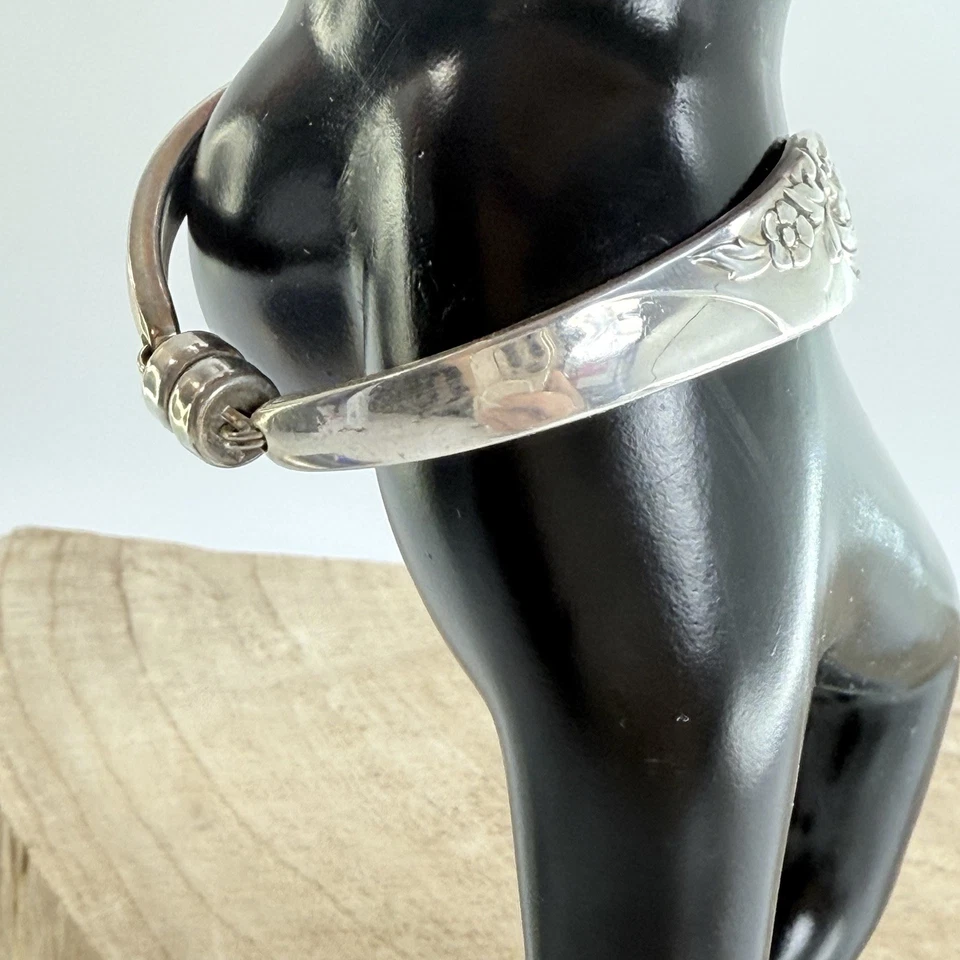 Artisan Sterling 925 Spoon Bracelet Green Tourmaline Cabochon Magnetic Clasp - Image 3 of 4