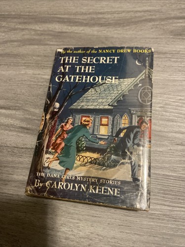 The Secret at The Gatehouse By Carolyn Keene