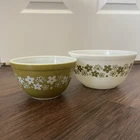Lot Of 2 Vintage Pyrex Spring Blossom Green Mixing Bowl Crazy Daisy 1.5Qt/1.5Pt
