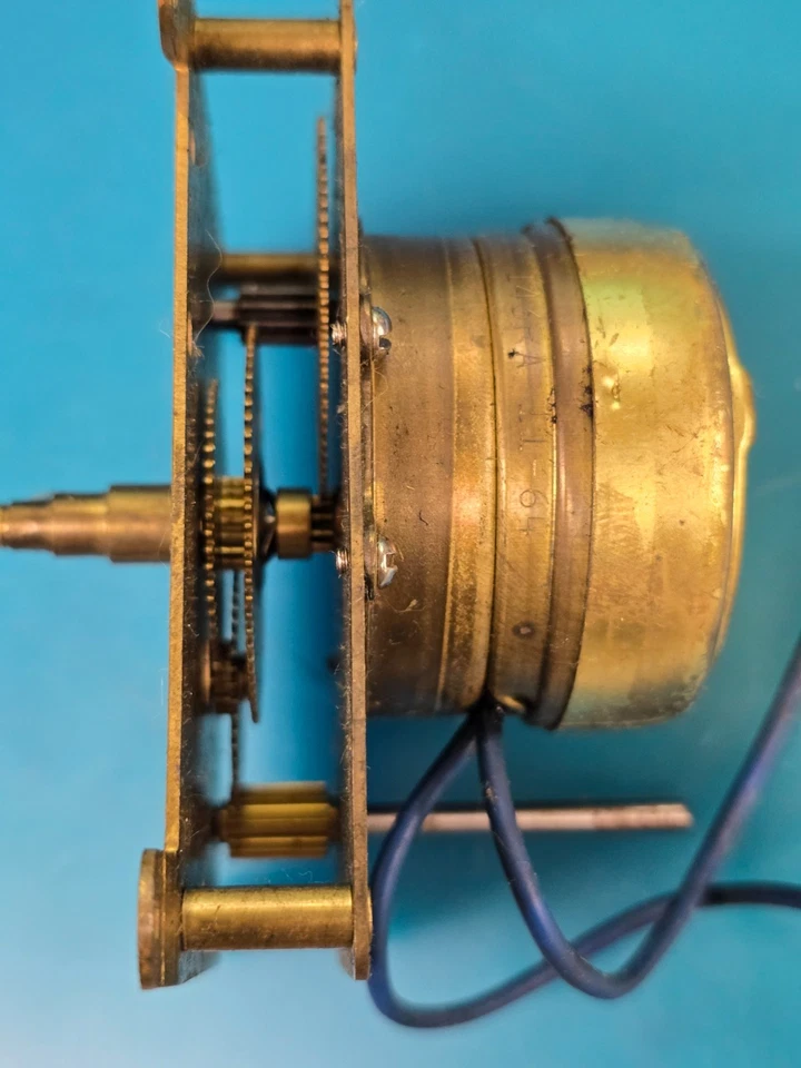 Great Working & Quiet Synchron Electric Clock Motor / 110v 60cy 3w 1rpm - Image 2 of 4