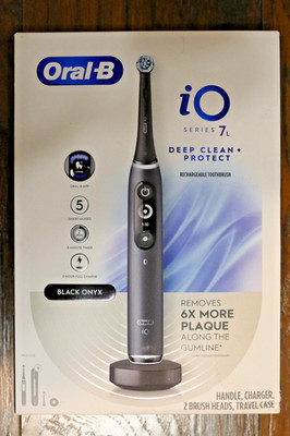 NIB Oral-B iO Series 7L Electric Toothbrush - 2 Brush Heads - Black Onyx NIB