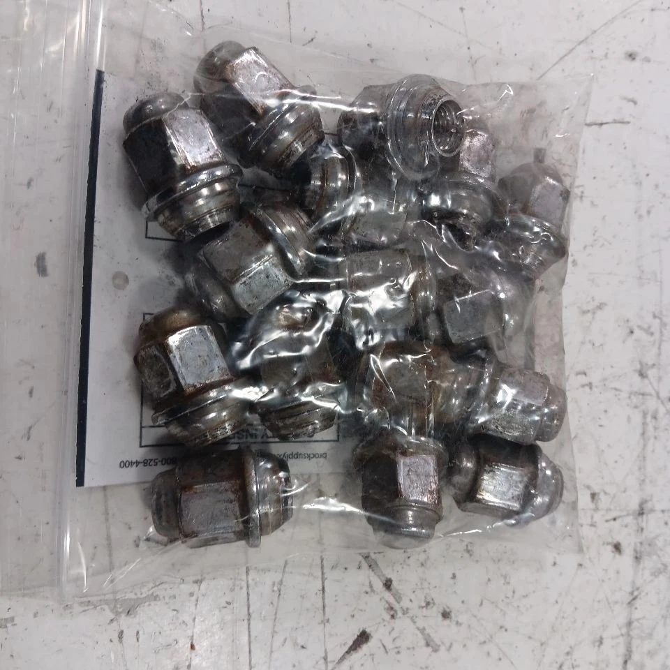 Juego de tuercas Hyundai Accent 2014 2015 2016 2017 Foto 2 de 4