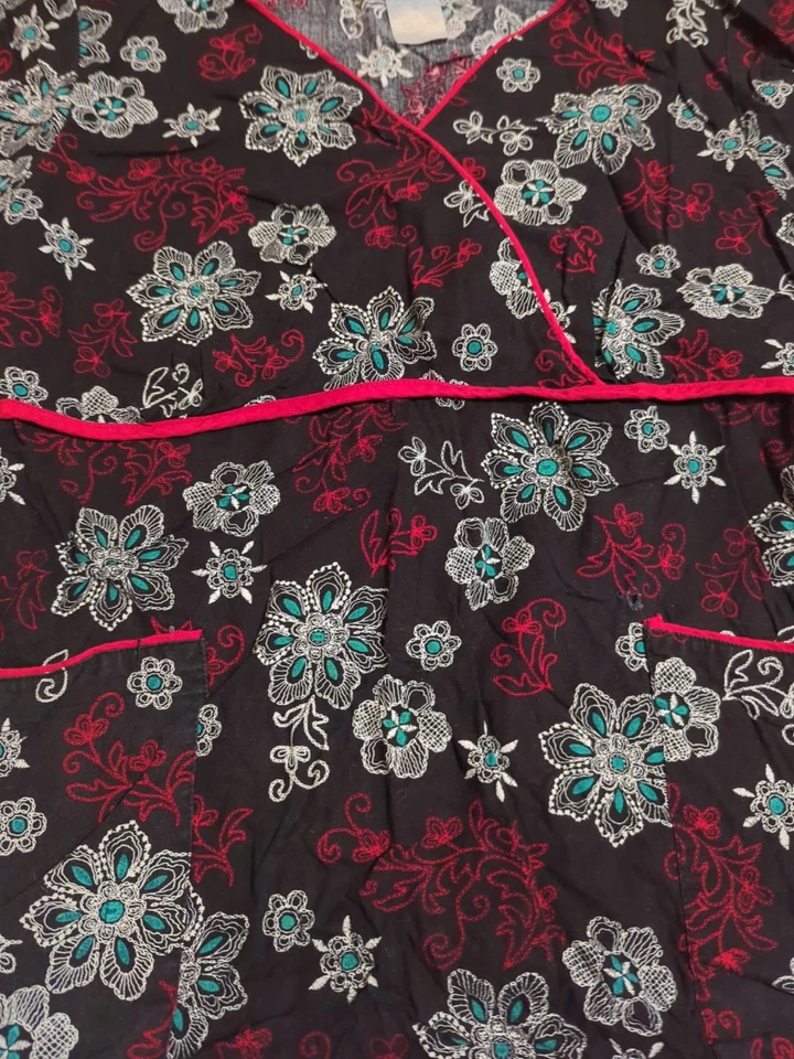 SB Scrubs Floral V-Neck Scrub Top Multi-Color Patterned Large Medical Uniform - Image 4 of 4