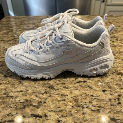 i morgen Ikke moderigtigt sadel Skechers D'Lites Fresh Start White/Rose Gold Women's Sneakers Size 7.5 Euc | eBay i morgen Ikke moderigtigt sadel Skechers D'Lites Fresh Start White/Rose Gold Women's Sneakers Size 7.5 Euc | eBay