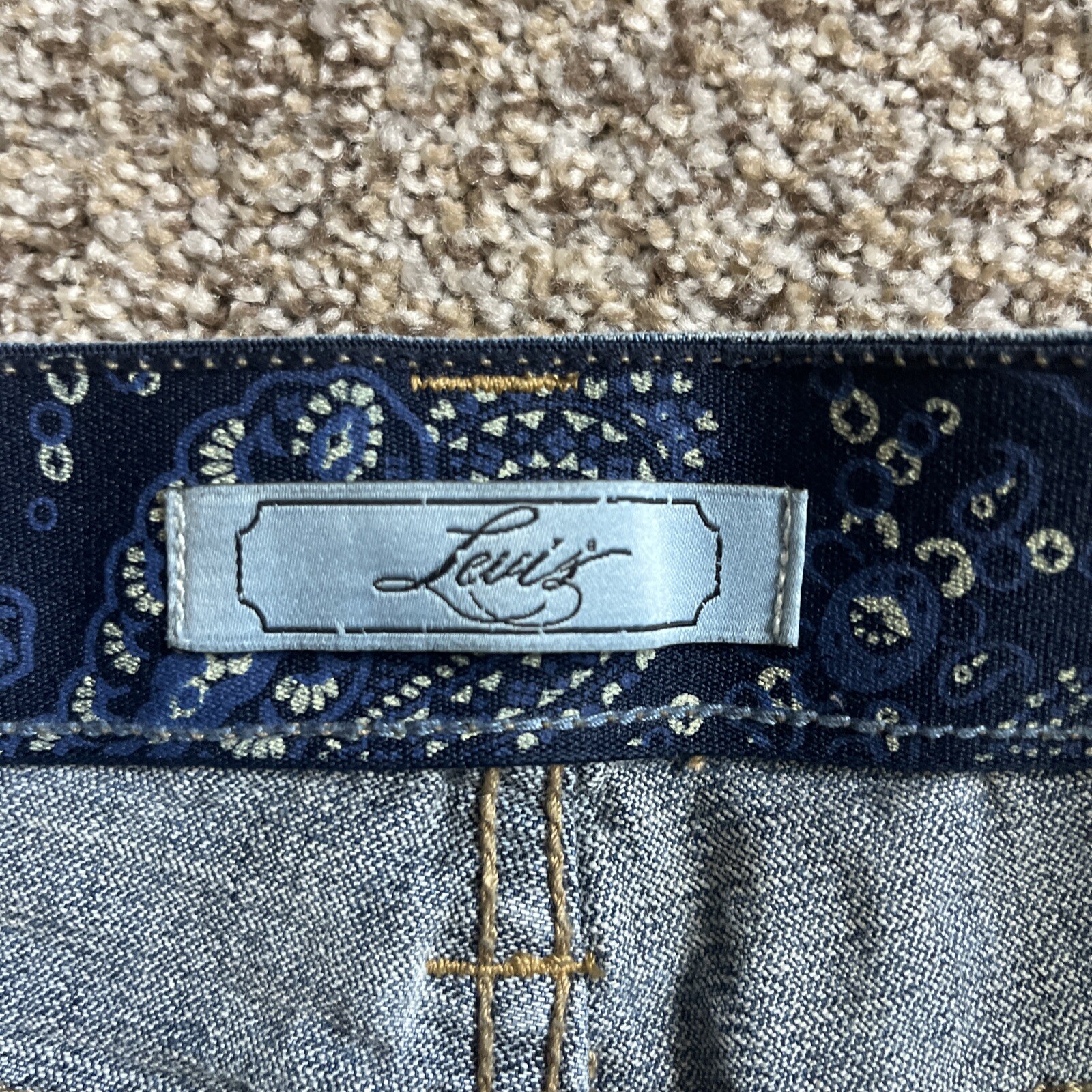 Levi's Jeans Womens Size 12 Blue Mid-Rise Capri Denim Pants 32 X 20 - View 4